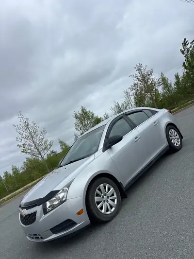 2011 Chevrolet Cruze • Only 122,000 KM • Fuel Efficient • Private Sale Clean title, automatic transm...