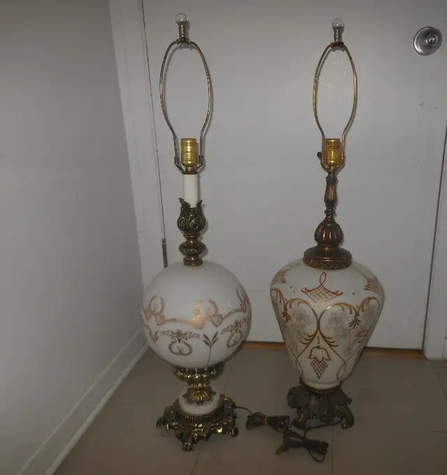 Antique Table Lamps in Indoor Lighting & Fans in City of Montréal - Image 4