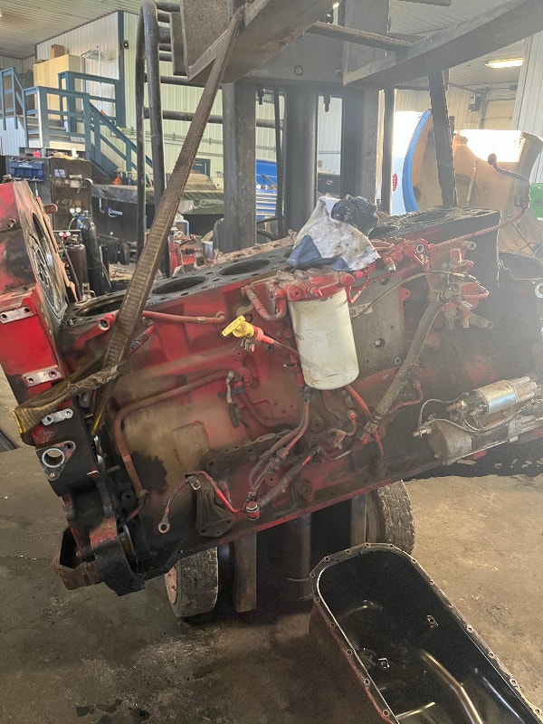 ISX 2350 block from 2015 w900 Heavy Equipment Parts & Accessories