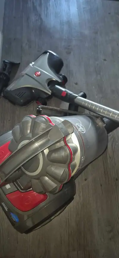only used a handful of times. Great suction.. 2 attachments, one is a three in one.. $100 OBO