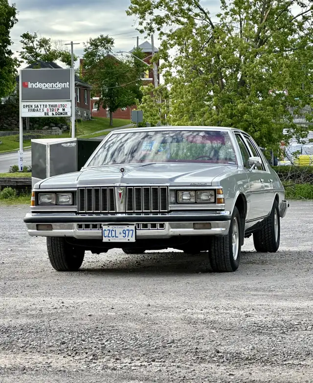 Pontiac Parisienne in Classic Cars in Muskoka - Image 6