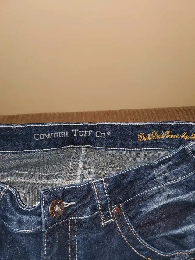 ladies cowgirl tough jeans size 34/33 in Women's - Bottoms in Kamloops - Image 6