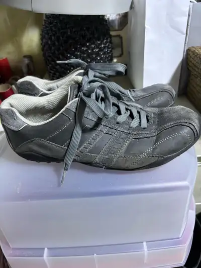 Perry Ellis men’s size 9 shoes , View more