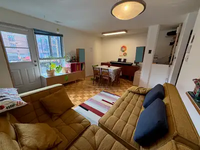 We are subletting our furnished 5 1/2 apartment from July 3 to August 22, located about 10 minutes w...