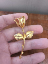 Vintage rose brooch gold tone