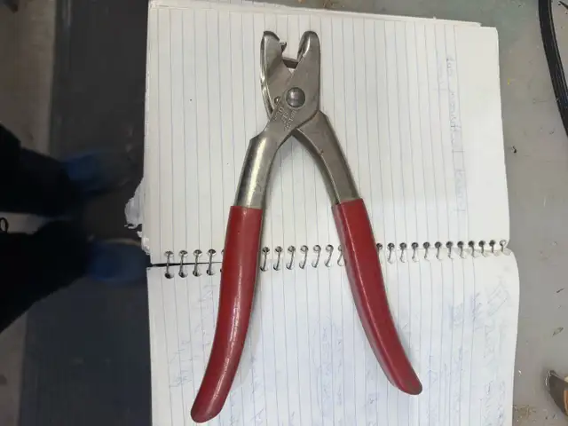   vinyl siding punch in Hand Tools in Edmonton - Image 2