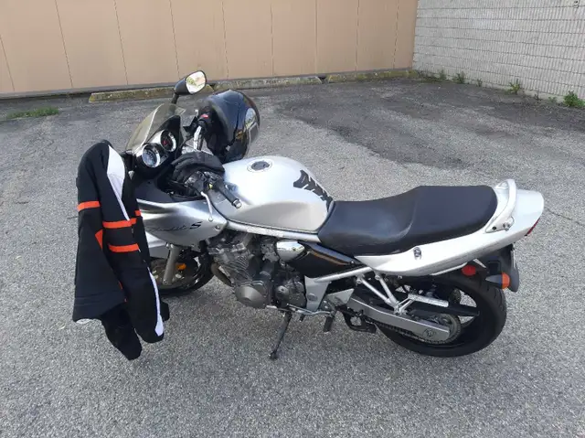 Suzuki Bandit 2004 in Sport Bikes in Kitchener / Waterloo - Image 2