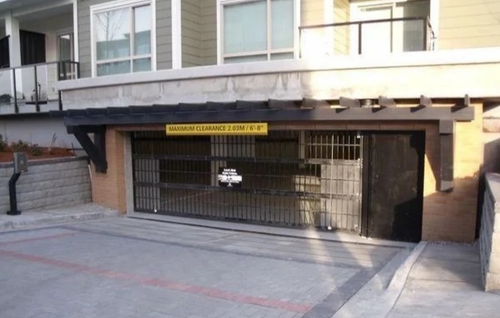 Quiet 1-Bedroom Suite at Quattro 3 Full private 1-bedroom apartment suite Not a room rental 2nd floo...