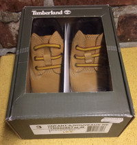 PAIR OF NEW, TIMBERLAND CRIB BOOTIES – INFANT SIZE 3