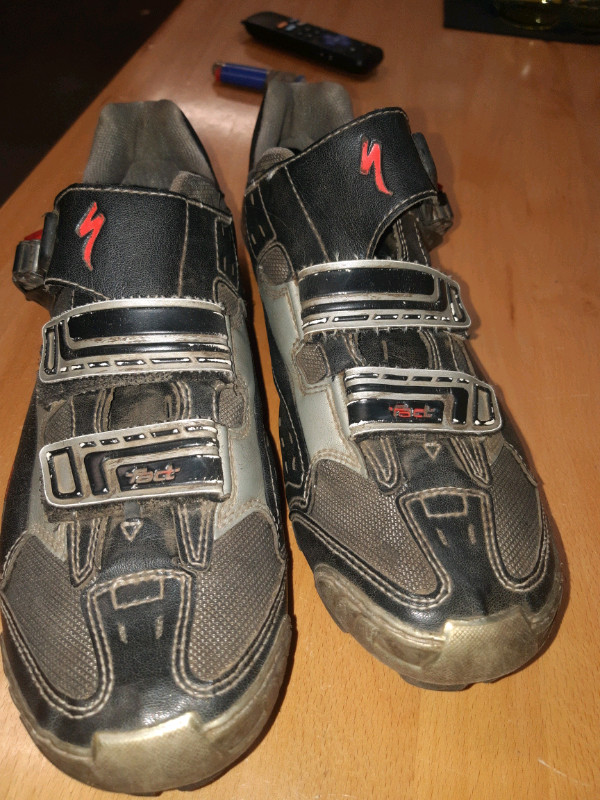 Specialized carbon Pro BG cycling shoes in Clothing, Shoes & Accessories in Bedford - Image 2