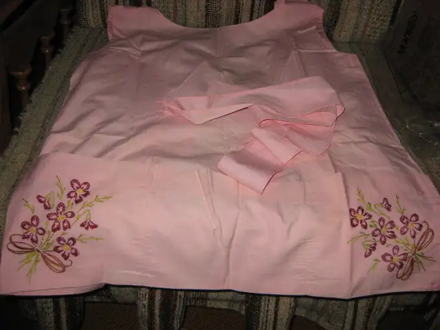 VINTAGE BELLE NAPPE POINTS RICHELIEU - SERVIETTES - BRODERIE in Arts & Collectibles in Laval / North Shore - Image 11