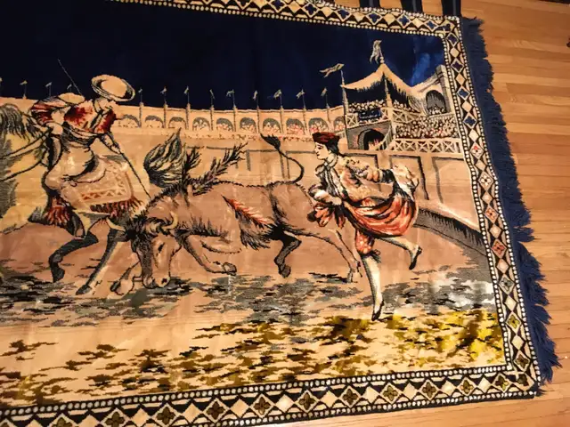 Large vintage velvet wall tapestry art hanging rug in Home Décor & Accents in London - Image 4