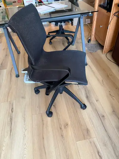 Chaise de bureau, View more