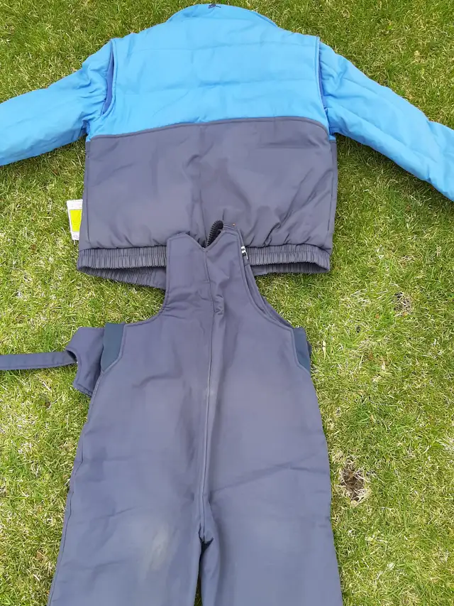 Ski Suit, 2-piece Men’s Jacket & Pants in Ski in Calgary - Image 4