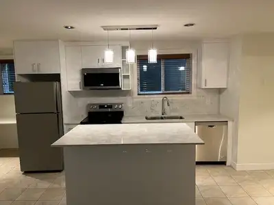 $2,500 / 2br - 710ft2 - North Shore 2 bedroom basement suite