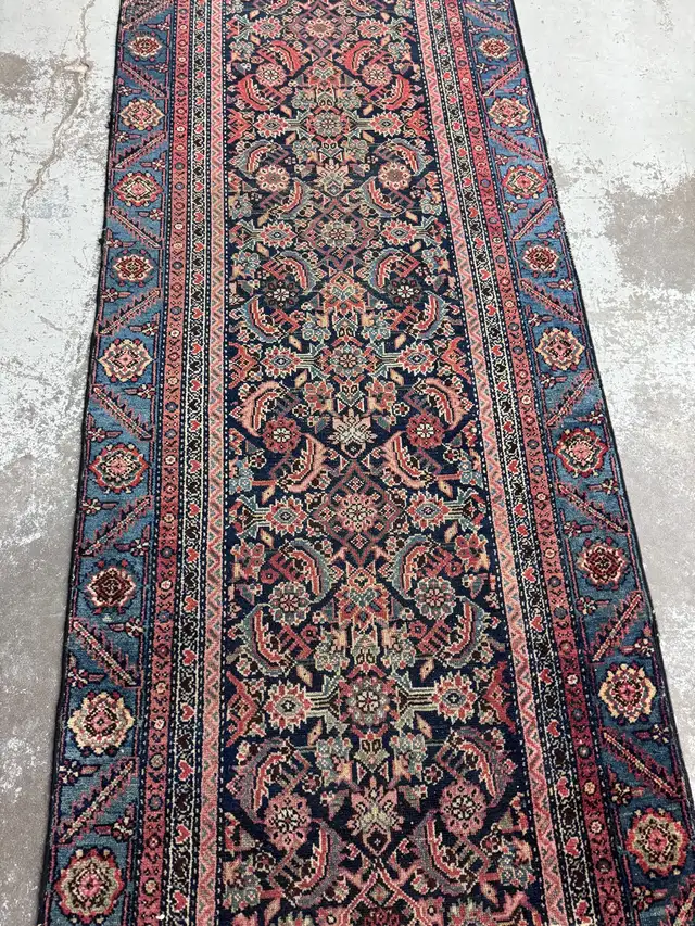 Antique malayer rug in Rugs, Carpets & Runners in Markham / York Region - Image 3