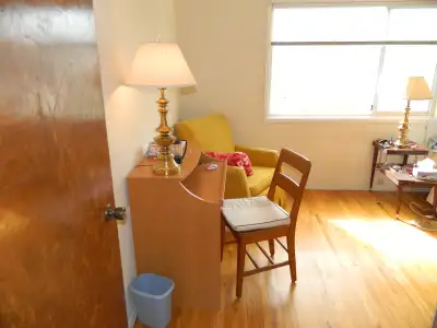 A LARGE, SUNNY AND BRIGHT BEDROOM, IN DELUXE HOUSE IN THE SOUTH KITSILANO AREA OF VANCOUVER'S WEST S...
