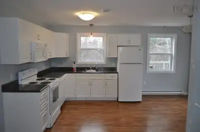 $1825 per month plus utilities (water is included) Available May 1st – 1 year fixed term lease requi...