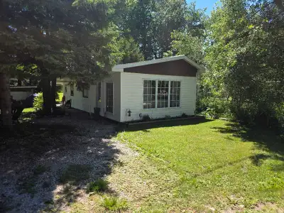Park model trailer in 3 season port elgin estates in Port Elgin . Beautiful, large private lot. No n...