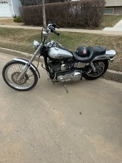 Beautiful Harley Davidson Wide Glide, carbureted 88ci motor with Vance & Hines Long Shots. Ready to...