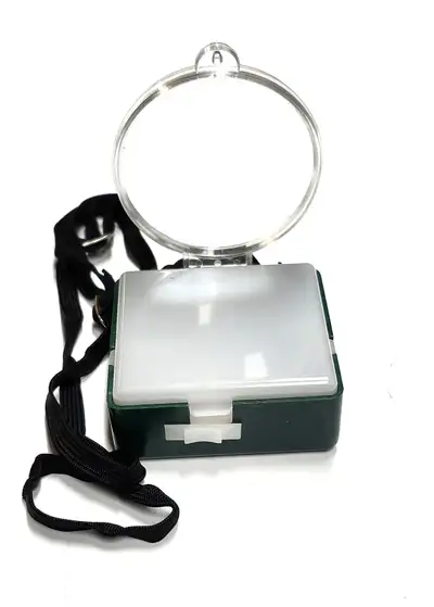 Vintage Orvis Fisherman’s Lens Lite In the box, as new condition A great addition to any Orvis colle...