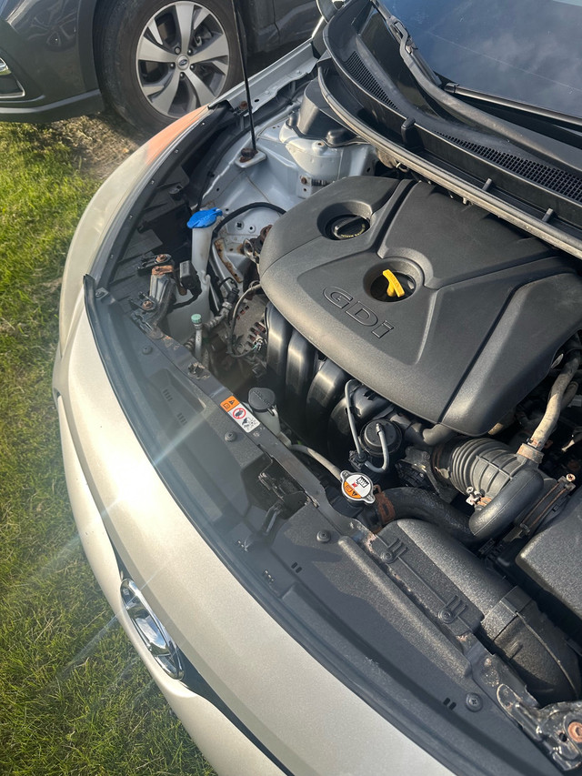 Hyundai Elantra Gt 2015 dans Autos et camions  à Ville de Montréal - Image 4