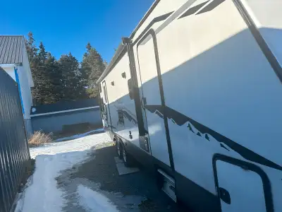 2021 ALTA TRAILER FOR SALE. MODEL: ALT2800KBH JUST USE IT FOR 40 NIGHTS IN PAST 4 YEARS. Bought it w...