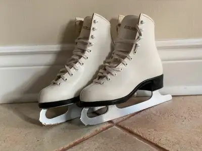 Bauer youth/ladies figure skates US size 3-4 (EU 34-35), View more