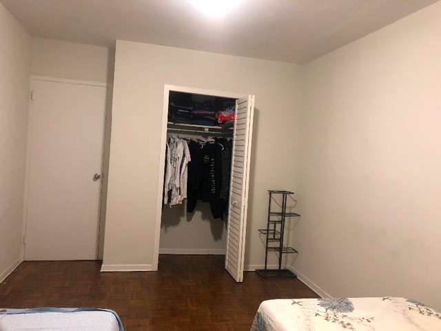 ROOM AVAILABLE for FEMALE in Room Rentals & Roommates in City of Toronto - Image 2