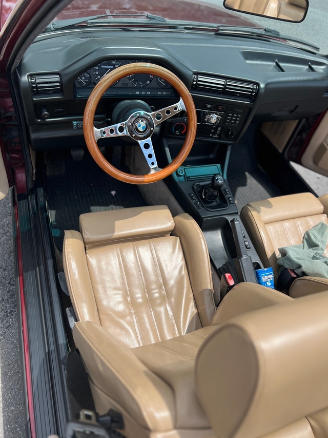BMW E30 CONVERTIBLE 1991 — photo 2