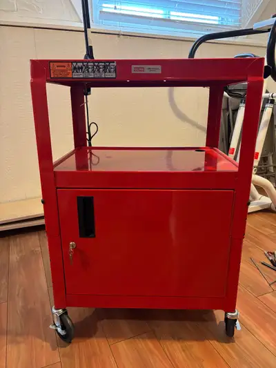 Uline Tool Cart / Chariot Atelier, View more