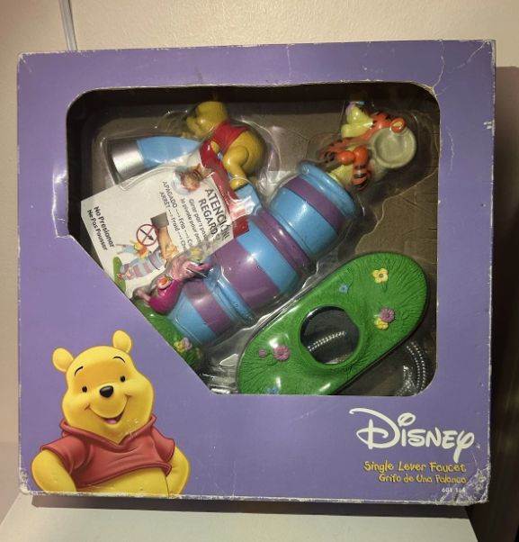 vintage Walt Disney robinet de vanité Robinet winnie the pooh in Plumbing, Sinks, Toilets & Showers in Laval / North Shore - Image 3