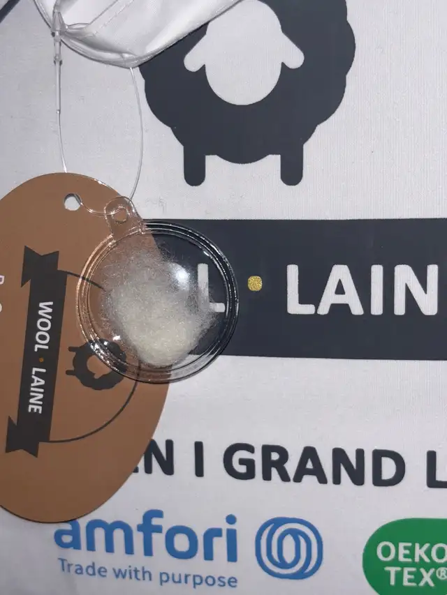 Amfori Wool Duvet in Bedding in Markham / York Region - Image 5