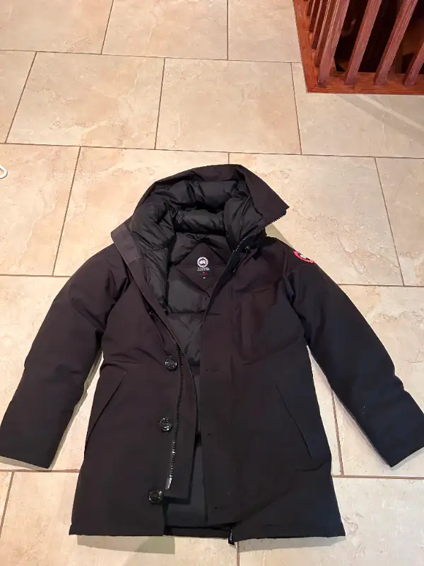 Canada Goose Chateau Parka Men Size small Black in Men's in City of Toronto - Image 7