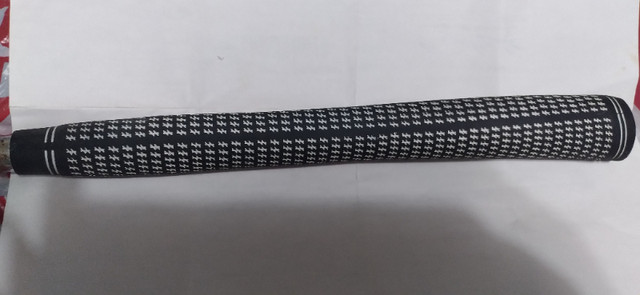 PING ANSER 3 CLASSIC PUTTER, NEW GRIP AND IN EXCELLENT SHAPE! in Golf in Sarnia - Image 4
