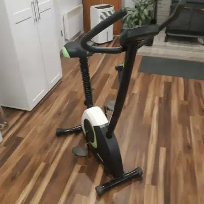 Velo Stationnaire ''Advantage Fitness 488'', View more