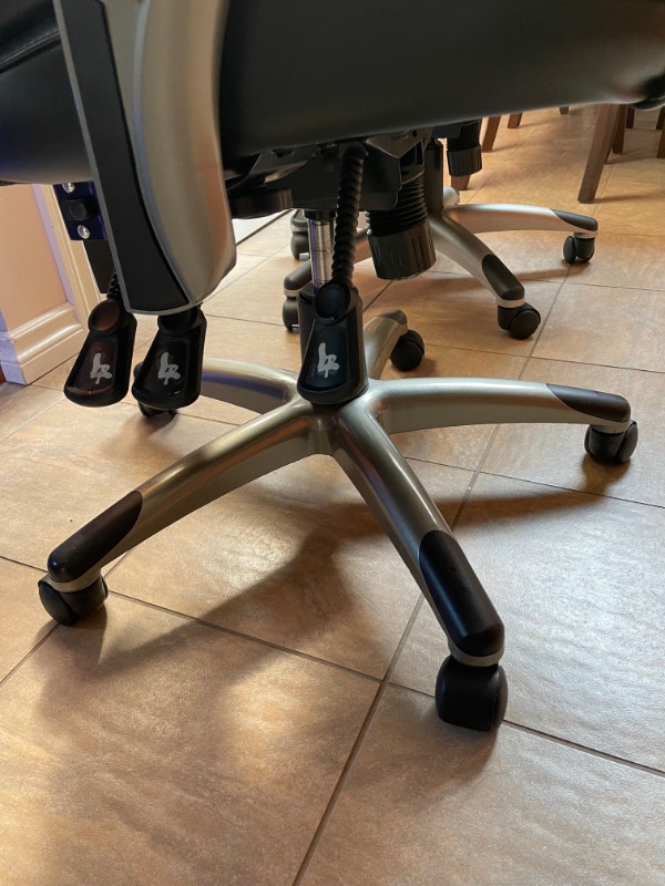 Serta Executive Office Chairs 2 Black & Brown 95 Chairs