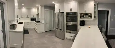 Beautiful Main Floor 3 Bedroom, 1 Bath, 3 Car parking Uni