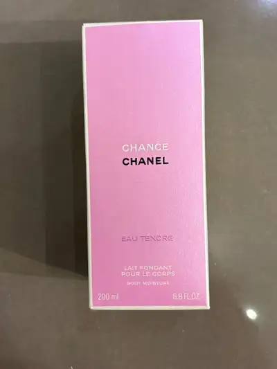 Lait fondant Chance de CHANEL, View more
