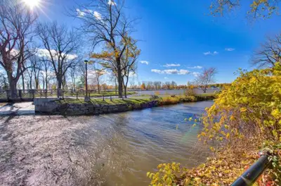 A LOUER 3- 1/2 FOR RENT $ 1380/m LOFT > Open Space ON THE WATER! INCLUS- INCLUDED -FRIGIDAIRE * FRID...