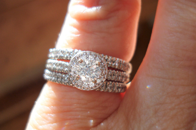 Beautiful Wedding .76 carat Diamond 14k White Gold 3 piece set in Jewellery & Watches in Delta/Surrey/Langley - Image 3