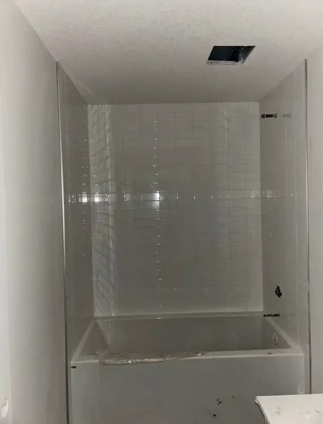 Professional Tile Installer – Edmonton476383874322288643