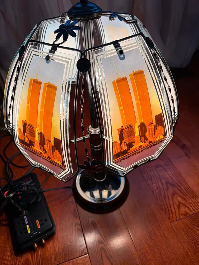 OK Lighting Twin Towers NYC Touch Lamp in Indoor Lighting & Fans in Mississauga / Peel Region - Image 5