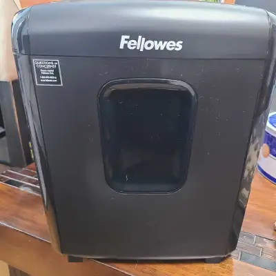 I'm selling a new Fellowes Powershred 6M micro-cut paper shredder, perfect for secure disposal of se...