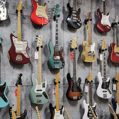 Guitares électriques - Neuf & Usagé !, View more
