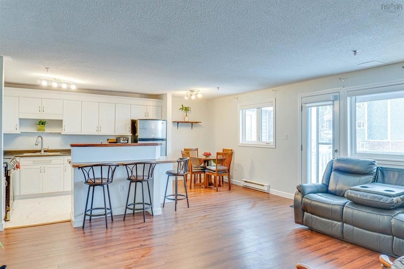2 bed, 1.5 bath, pet friendly condo, Clayton Park Long Term Rentals