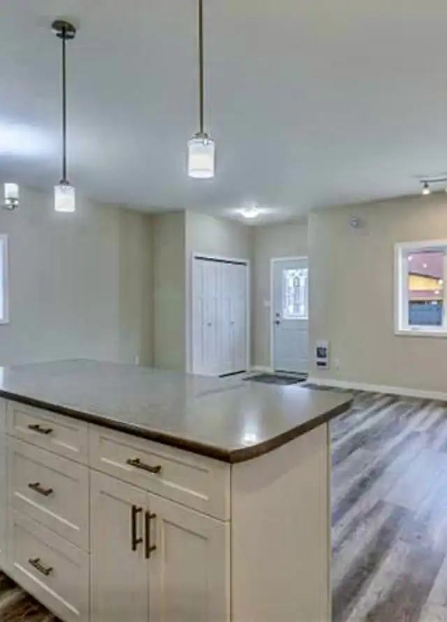 3 Bedroom/2.5 Bath Townhouse - Available January 1st, 2026 in Long Term Rentals in Whitehorse - Image 6