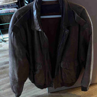  Leather bomber jacket 