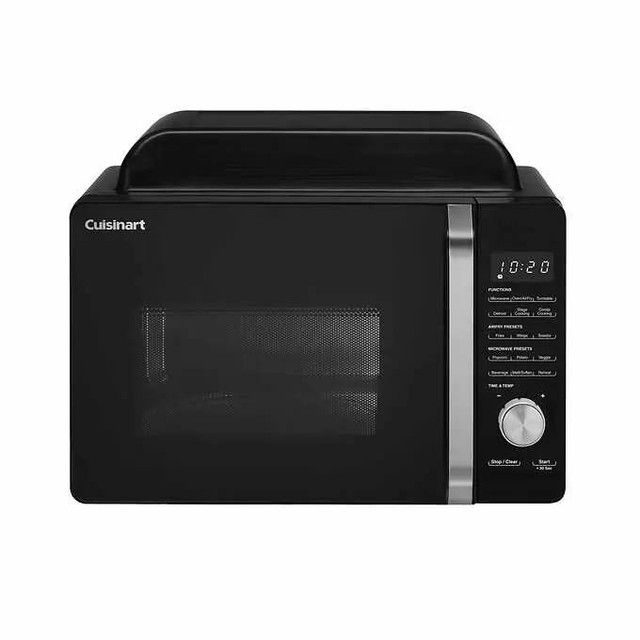 Cuisinart 0.6 cu. ft. 3-in-1 Microwave Air Fryer Oven in Microwaves & Cookers in City of Toronto