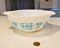 AMISH Butterprint PYREX Cinderella Bowl  #443  2.5 Quart